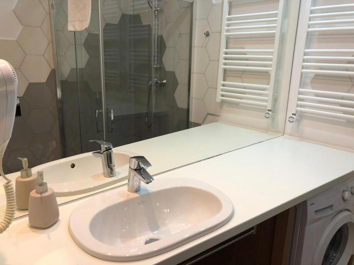 Prywatny Apartament W Hotelu A46 - 365Pam サルビノボ エクステリア 写真